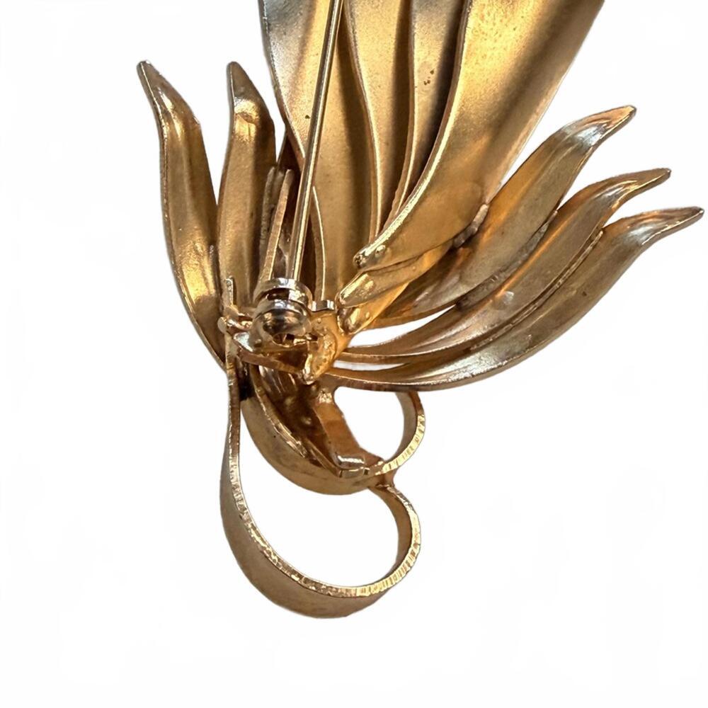 Vintage Mid Century Gold Tone Leaf Brooch Statement Pin - Picture 3 of 6